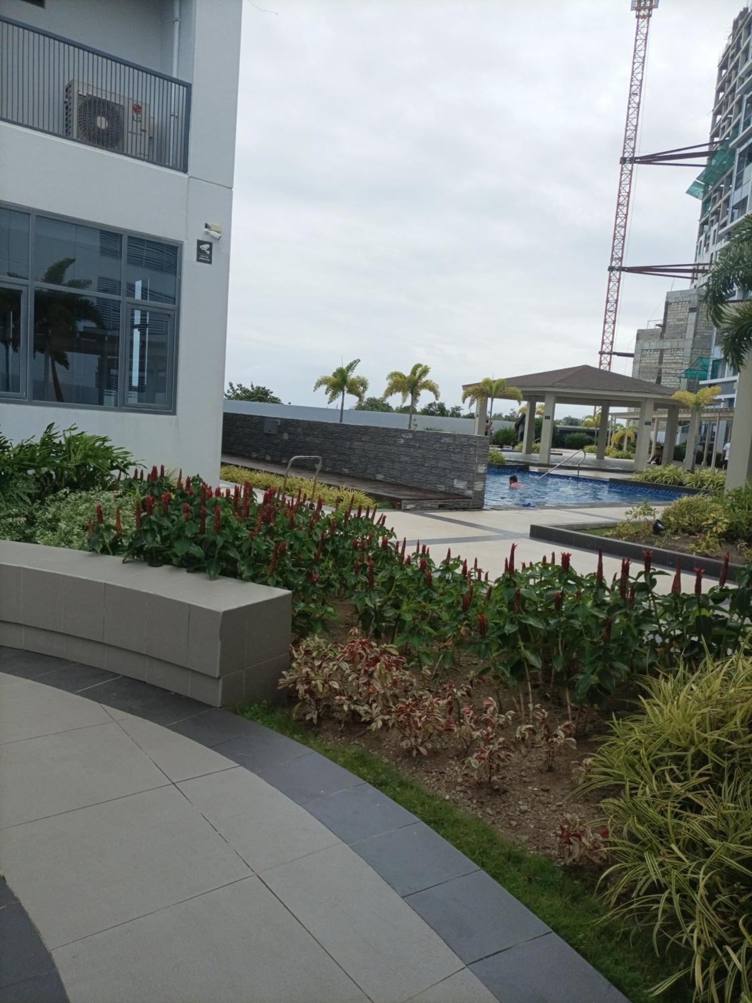 One Manchester Place Condo Isla de Mactán Exterior foto